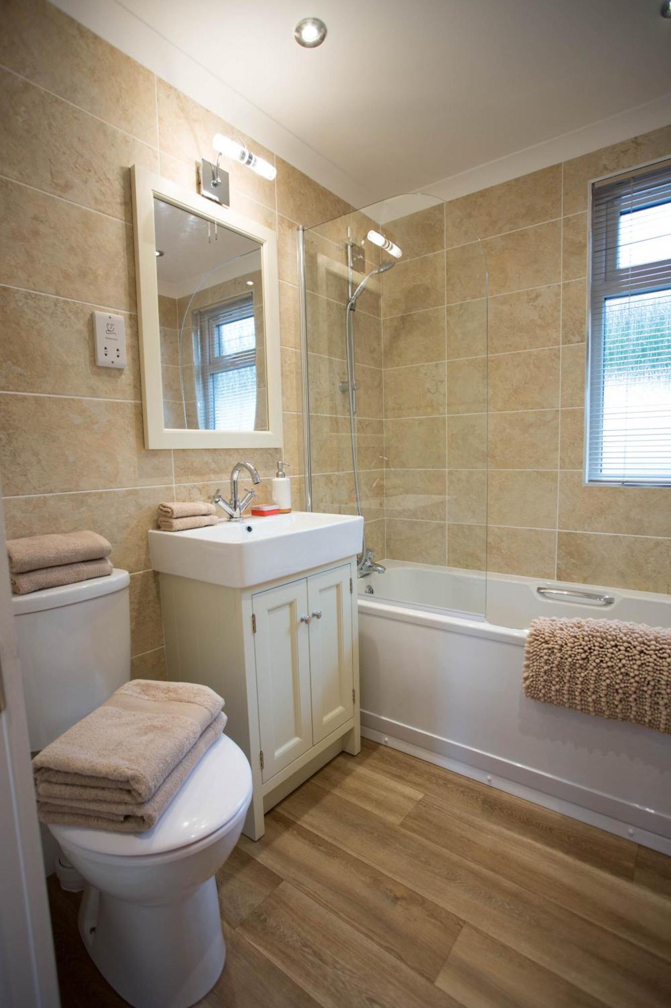 Hollicarrs - Forest Retreat Lodge York